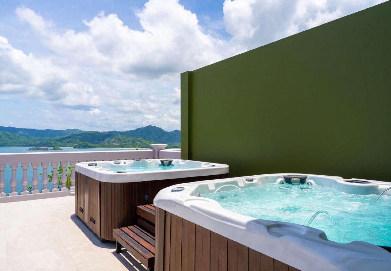 Residenz in Playa Flamingo - Flamingo Bliss: Ocean-View Condo in Luxury Complex - 360 Splendor 204