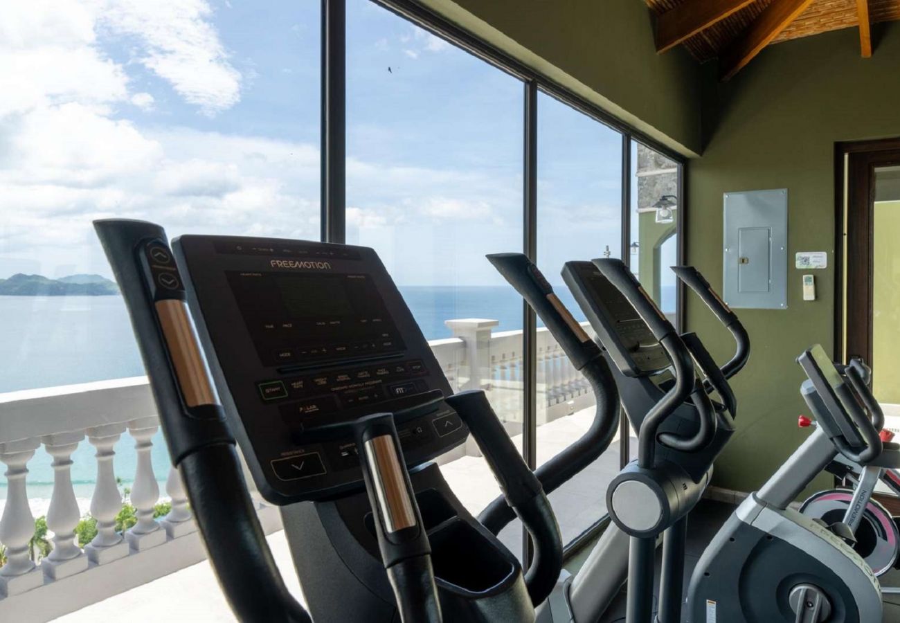 Residenz in Playa Flamingo - Flamingo Bliss: Ocean-View Condo in Luxury Complex - 360 Splendor 204