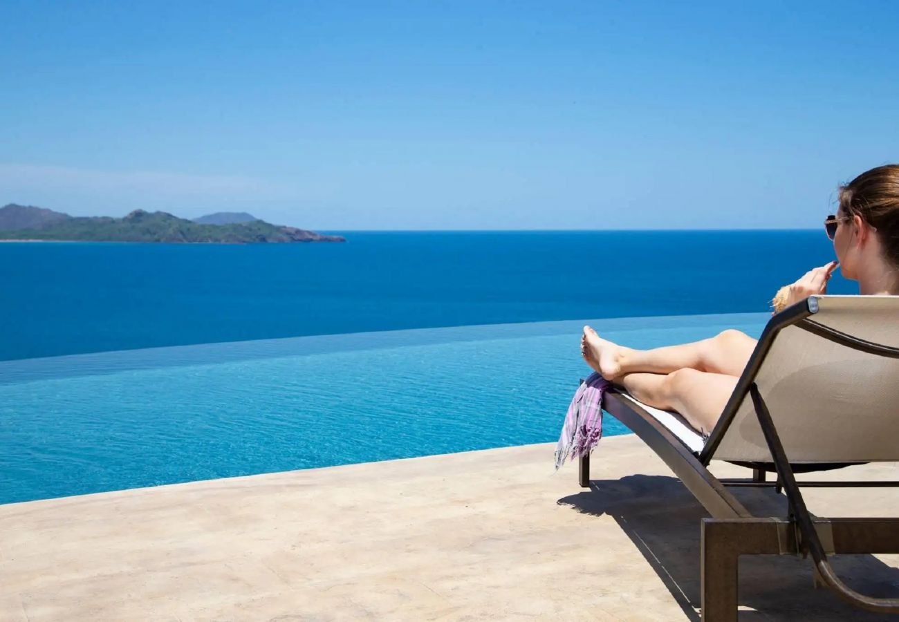 Residenz in Playa Flamingo - Flamingo Bliss: Ocean-View Condo in Luxury Complex - 360 Splendor 204