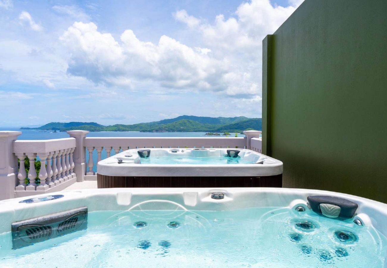 Residenz in Playa Flamingo - Flamingo Bliss: Ocean-View Condo in Luxury Complex - 360 Splendor 204