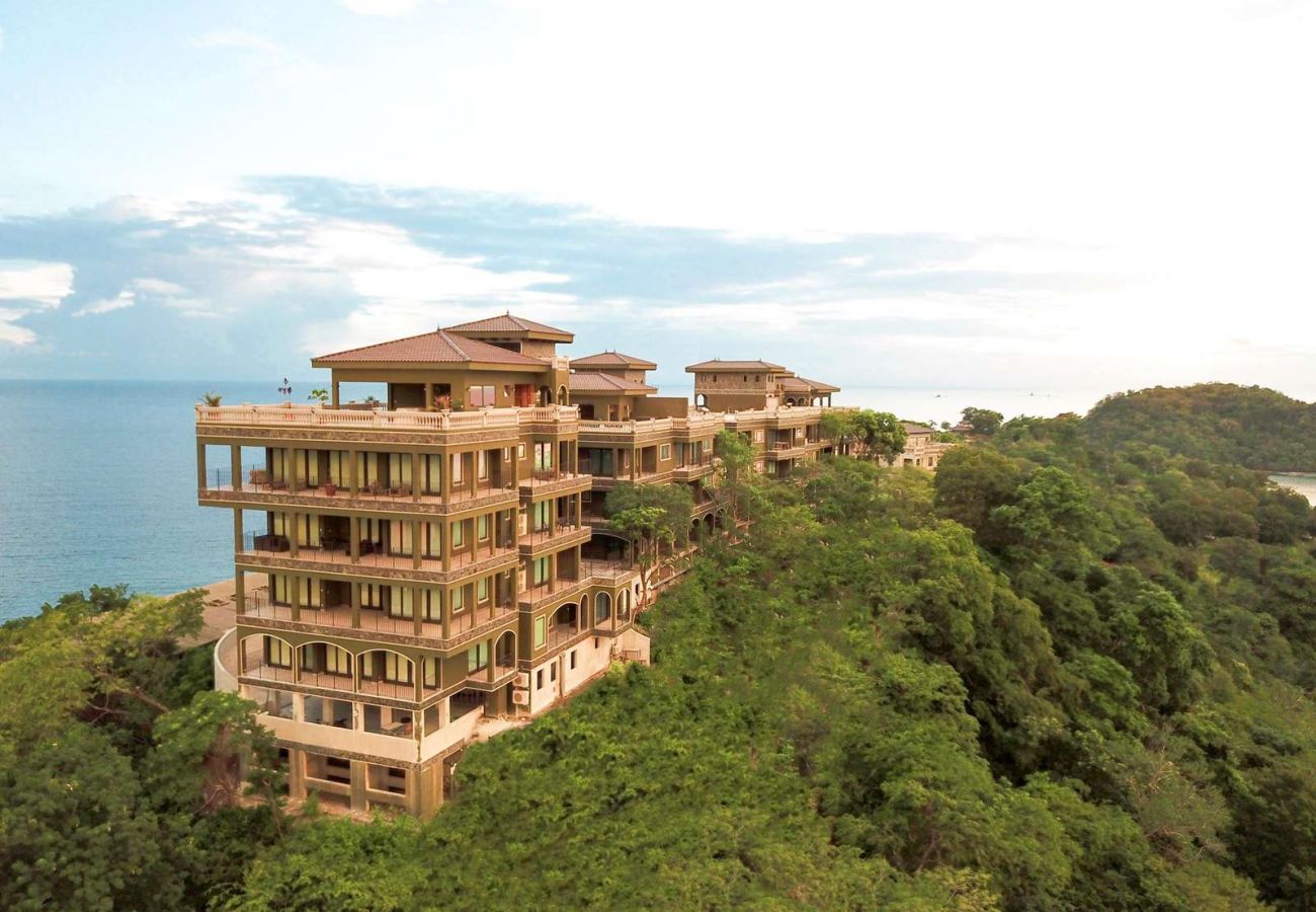 Residenz in Playa Flamingo - Flamingo Bliss: Ocean-View Condo in Luxury Complex - 360 Splendor 204