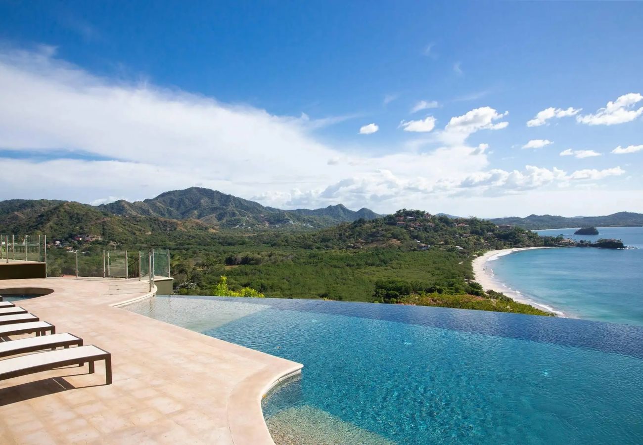 Residenz in Playa Flamingo - Flamingo Bliss: Ocean-View Condo in Luxury Complex - 360 Splendor 204