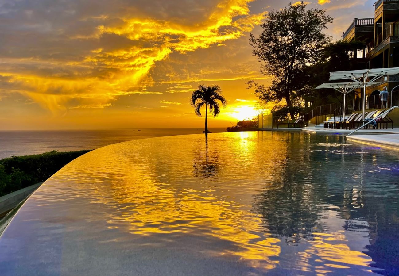 Residenz in Playa Flamingo - Flamingo Bliss: Ocean-View Condo in Luxury Complex - 360 Splendor 204