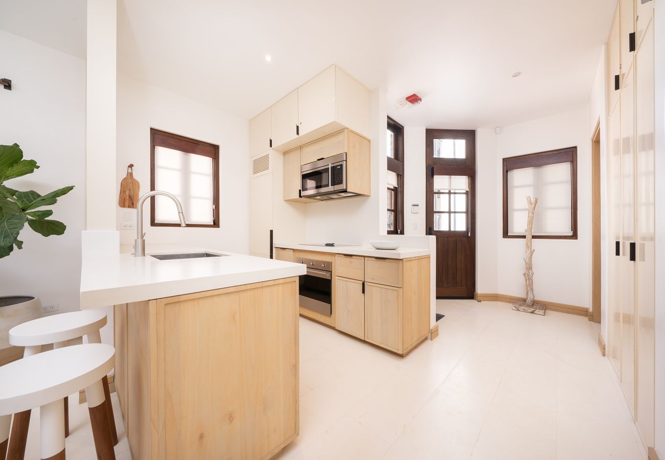 Residenz in Las Catalinas - Beach Club Included | 1 min to beach | sleeps 5 | Plaza Mercado 12