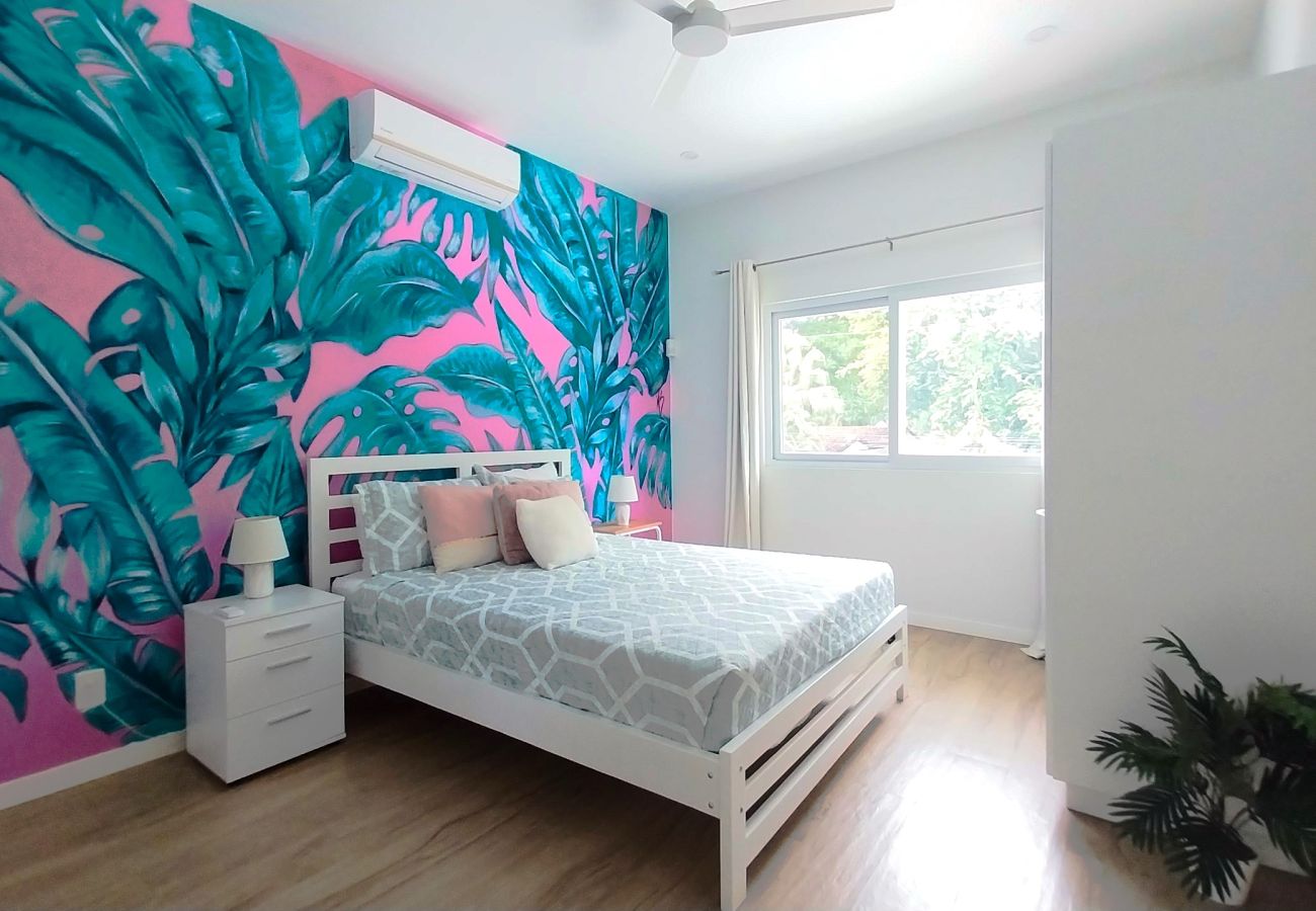 Ferienhaus in Potrero - 4-BR House near to Beach (5-min-walk) | Pool, BBQ - Casa Arribada