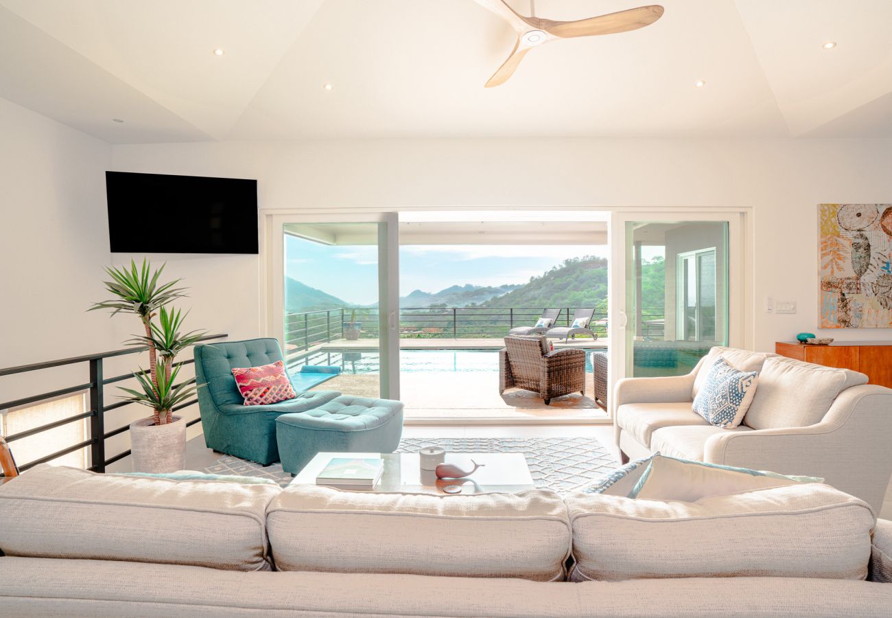 Ferienhaus in Playa Flamingo - Luxe 3BR home in Mar Vista: Casa Gran Vista