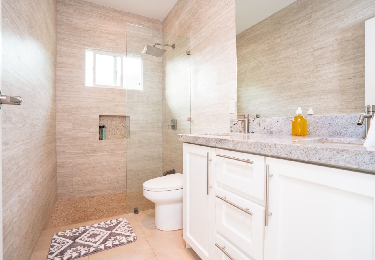 Ferienhaus in Playa Flamingo - Luxe 3BR home in Mar Vista: Casa Gran Vista