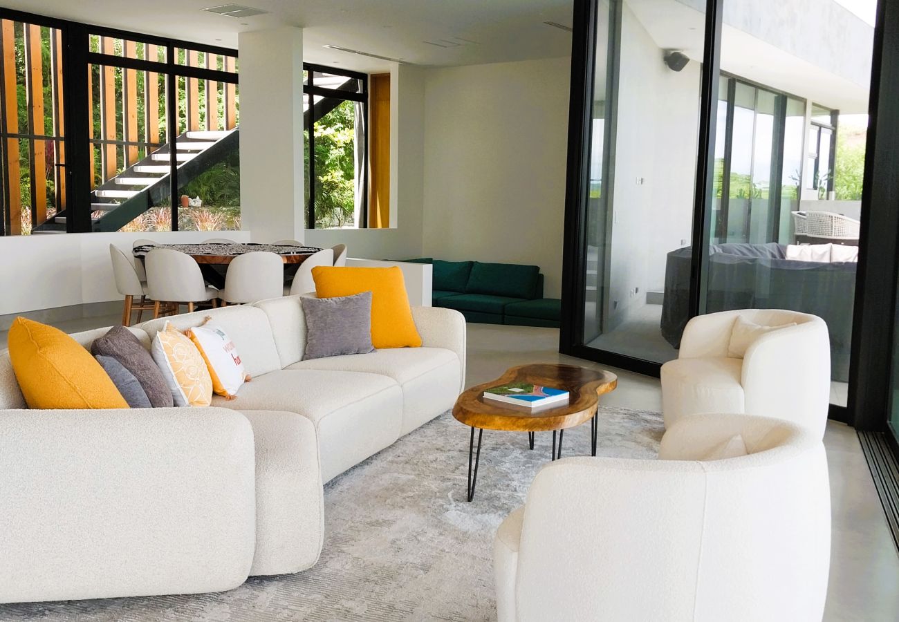 Ferienhaus in Playa Flamingo - Luxury 5BR Oasis with Panoramic Ocean Views & Pool - Casa Vista Contenta Mainhouse