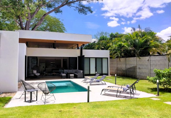 Ferienhaus in Potrero - BBQ*Pool*Fireplace*Backyard*King*Smart TV*Potrero - Casa Mobula