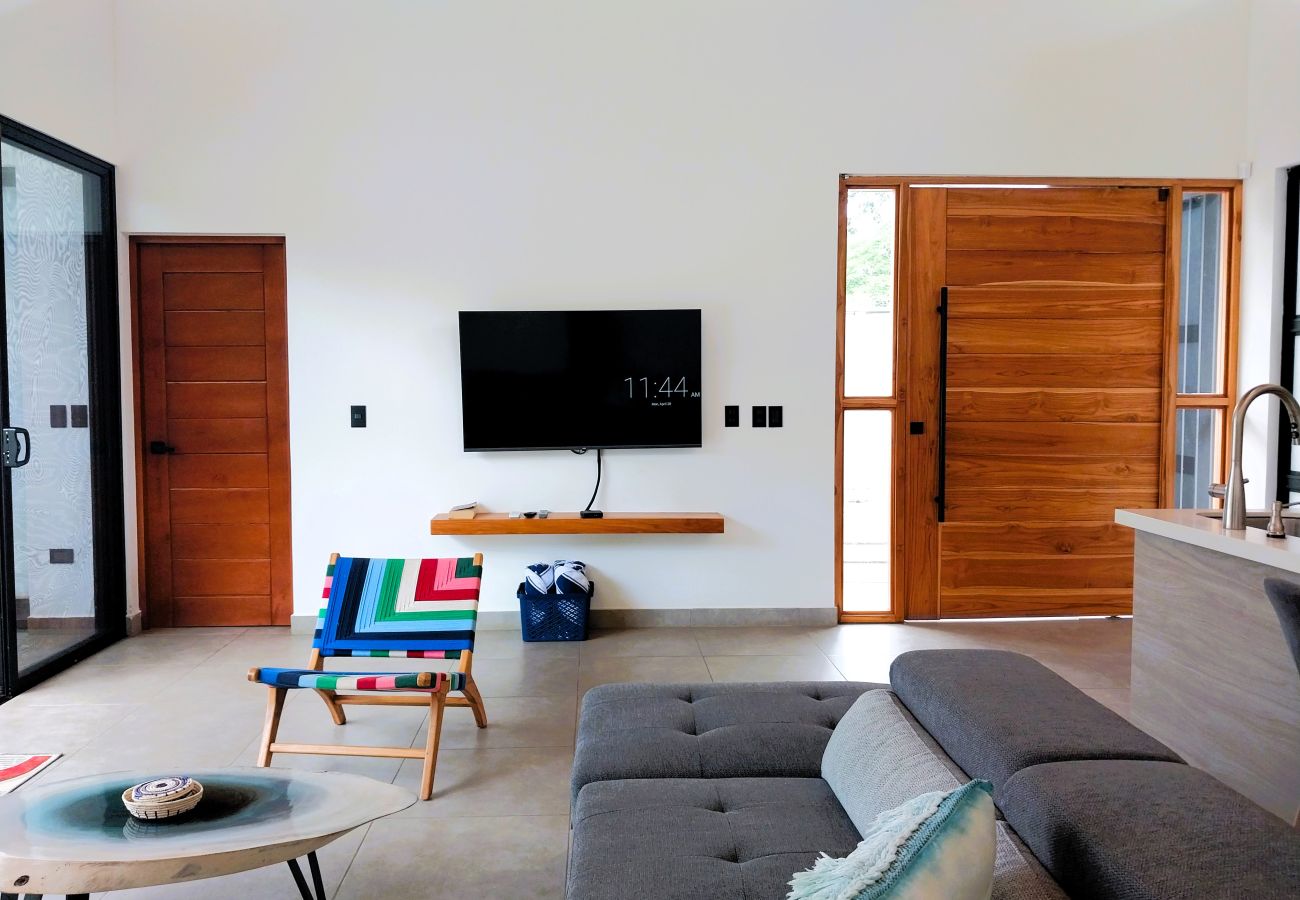 Ferienhaus in Potrero - BBQ*Pool*Fireplace*Backyard*King*Smart TV*Potrero - Casa Mobula