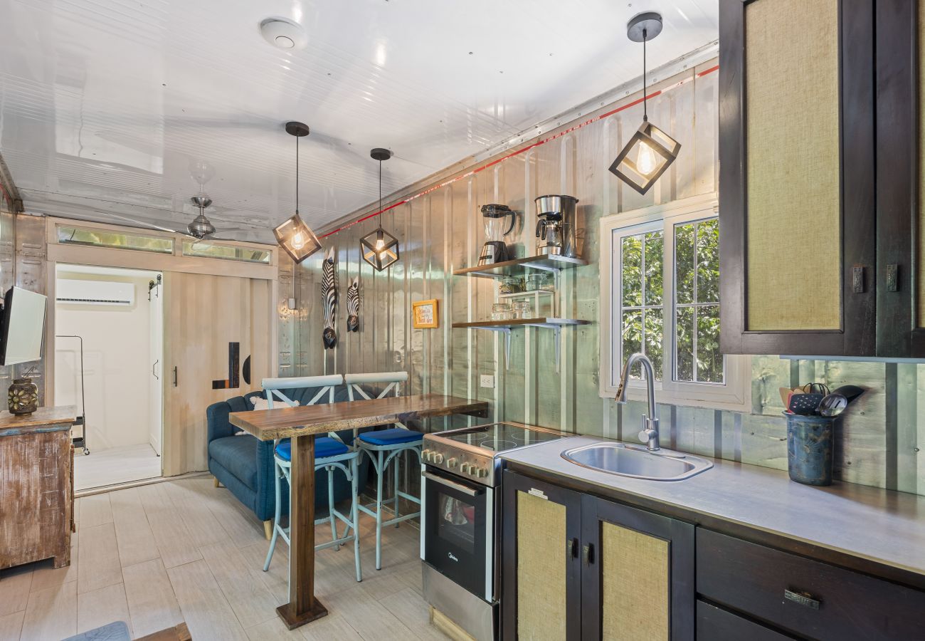 Bungalow in Potrero - 2BR nature home, Pool, 900m Walk to Potrero Beach - Casa Lemonpaloosa