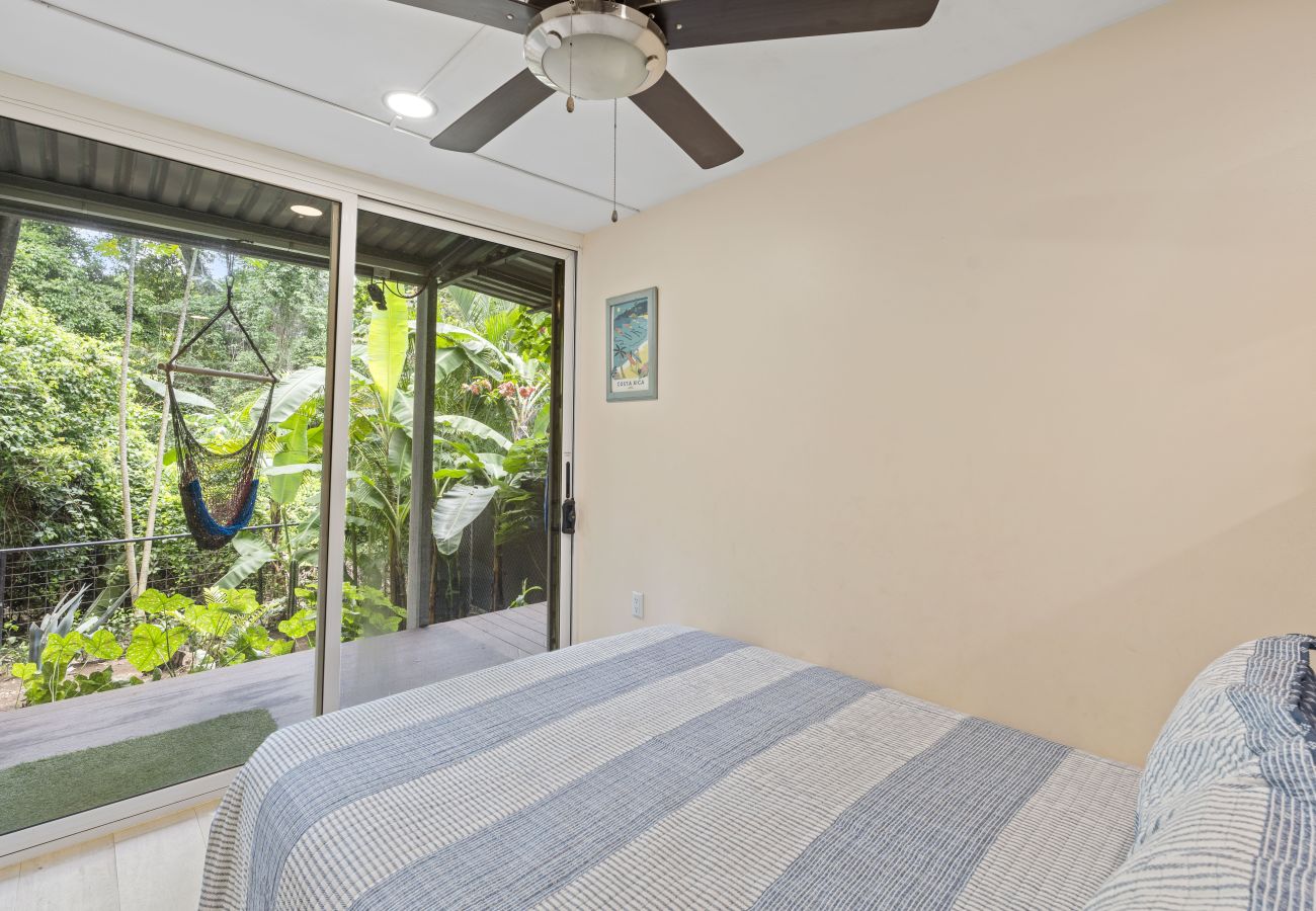 Bungalow in Potrero - 2BR nature home, Pool, 900m Walk to Potrero Beach - Casa Lemonpaloosa