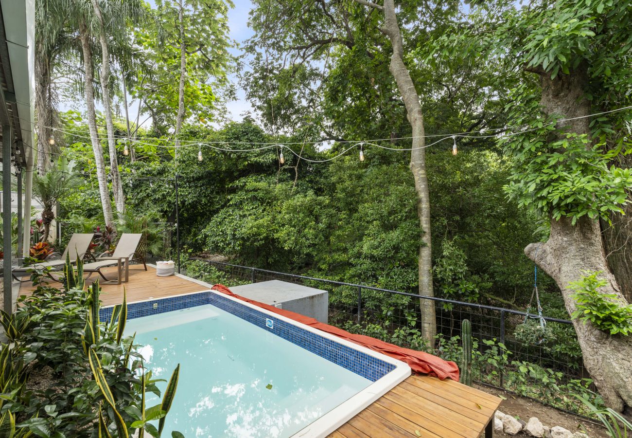 Bungalow in Potrero - 2BR nature home, Pool, 900m Walk to Potrero Beach - Casa Lemonpaloosa