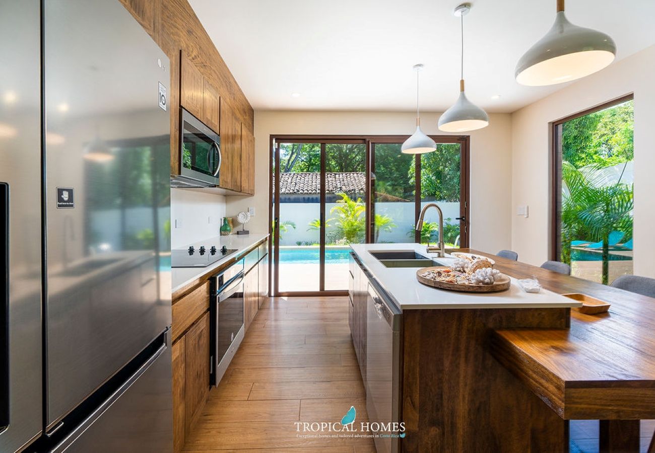 Ferienhaus in Potrero - 3 King Suites | Pool, Outdoor Oasis | Casa Coralis