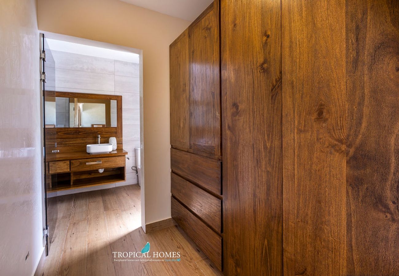 Ferienhaus in Potrero - 3 King Suites | Pool, Outdoor Oasis | Casa Coralis