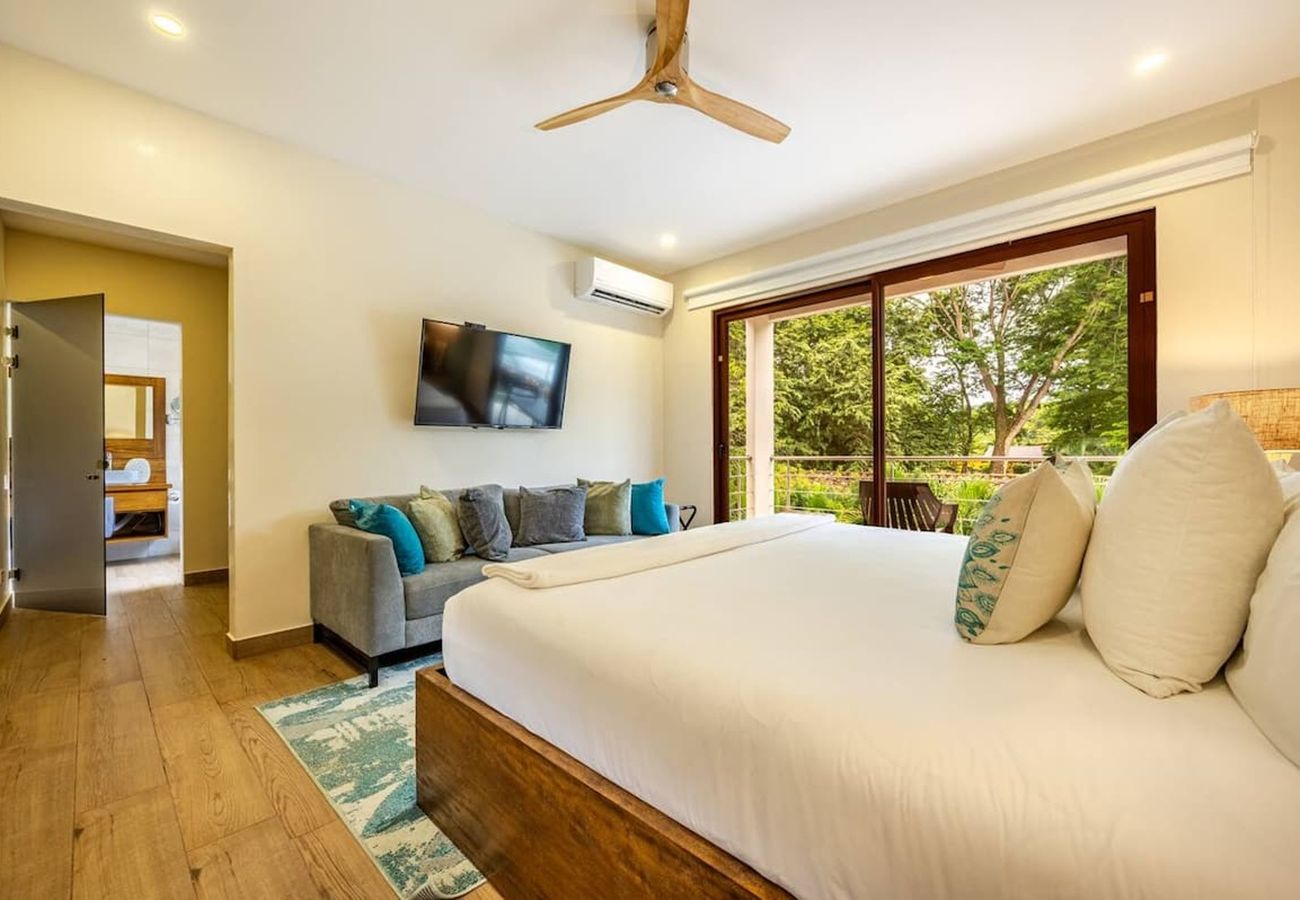 Ferienhaus in Potrero - 3 King Suites | Pool, Outdoor Oasis | Casa Coralis