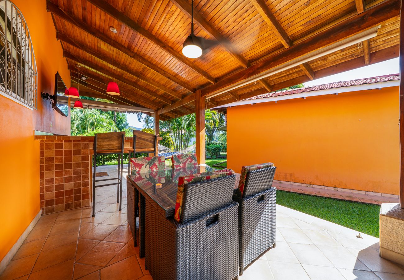 Ferienhaus in Potrero - BBQ•Pool•Garden•Smart TV•Parking•A/C•King Bed•W/D – Villaggio 376