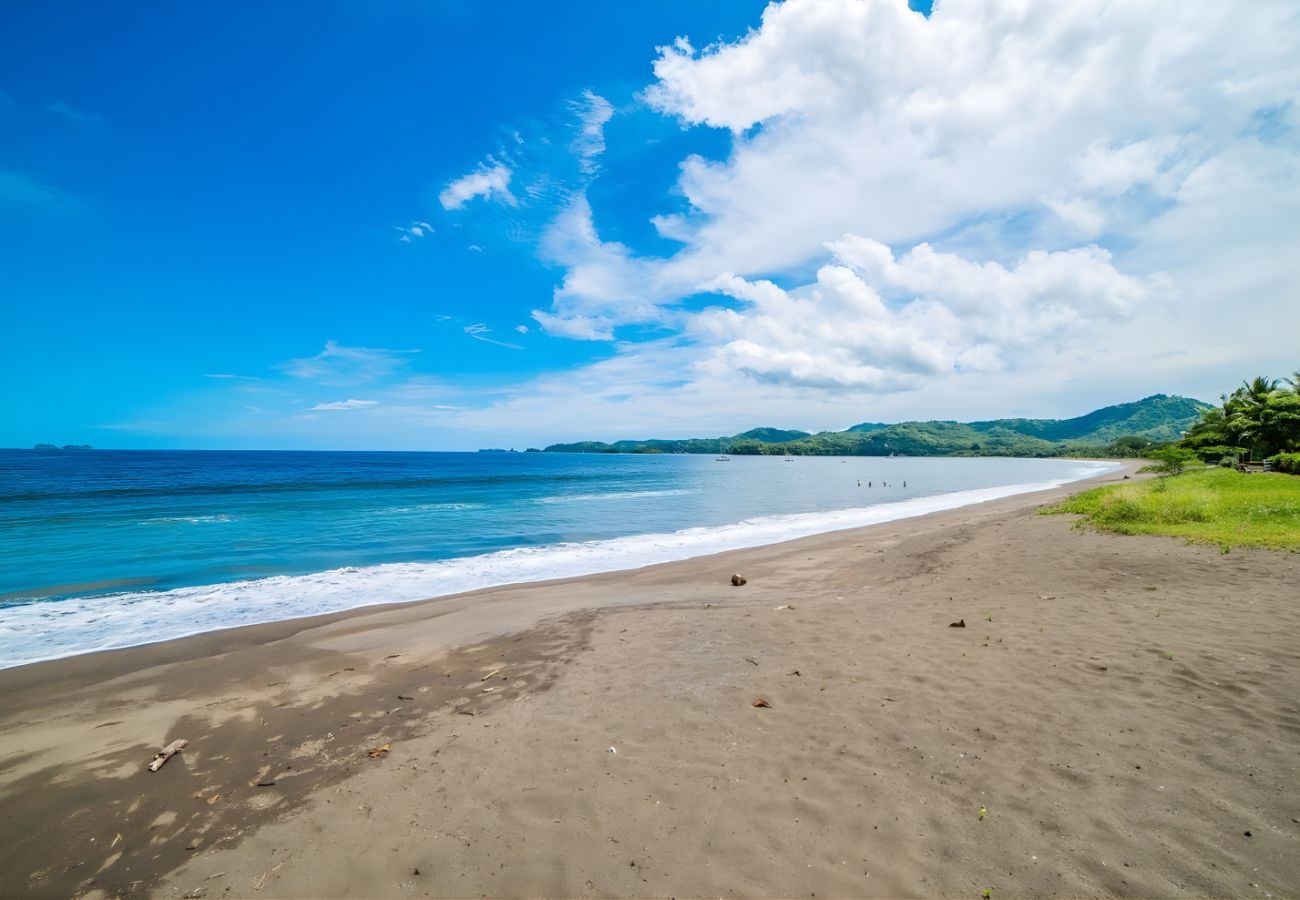 Residenz in Potrero - Beachfront Condo•BBQ•pool•prime location•sleeps 4 - Pacific Beach 9