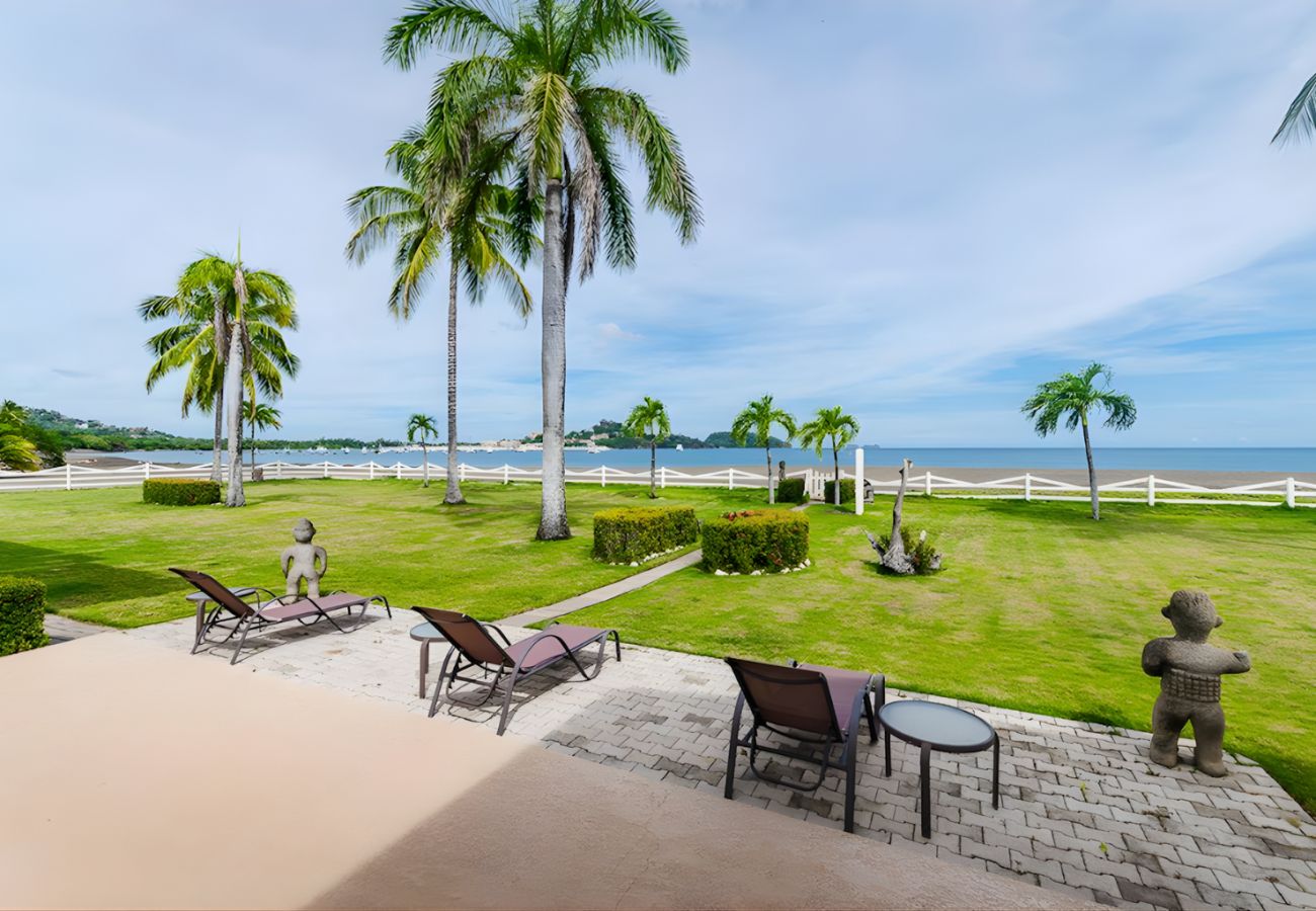 Residenz in Potrero - Beachfront Condo•BBQ•pool•prime location•sleeps 4 - Pacific Beach 9