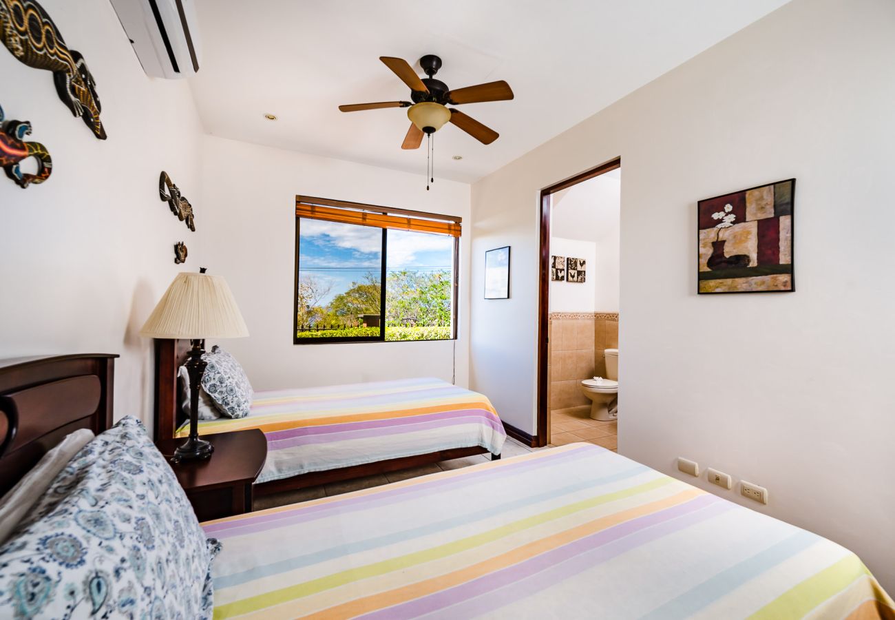 Doppelhaushälfte in Potrero - Ocean-View Townhouse | Pool | Walk to Playa Prieta – Villas Catalina 15