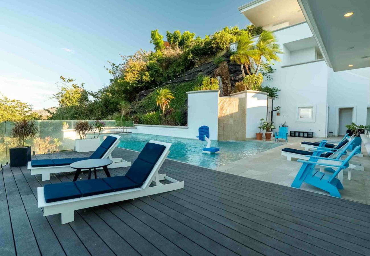 Villa in Playa Flamingo - Luxury Oceanfront Villa•Sunset Views•Beach Access - Casa Dos Monos