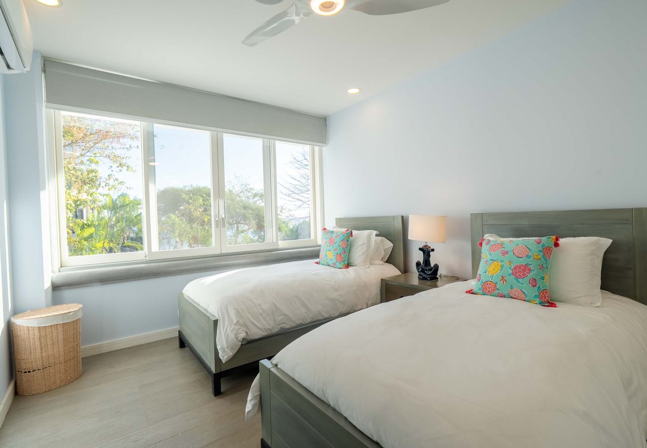 Villa in Playa Flamingo - Luxury Oceanfront Villa•Sunset Views•Beach Access - Casa Dos Monos