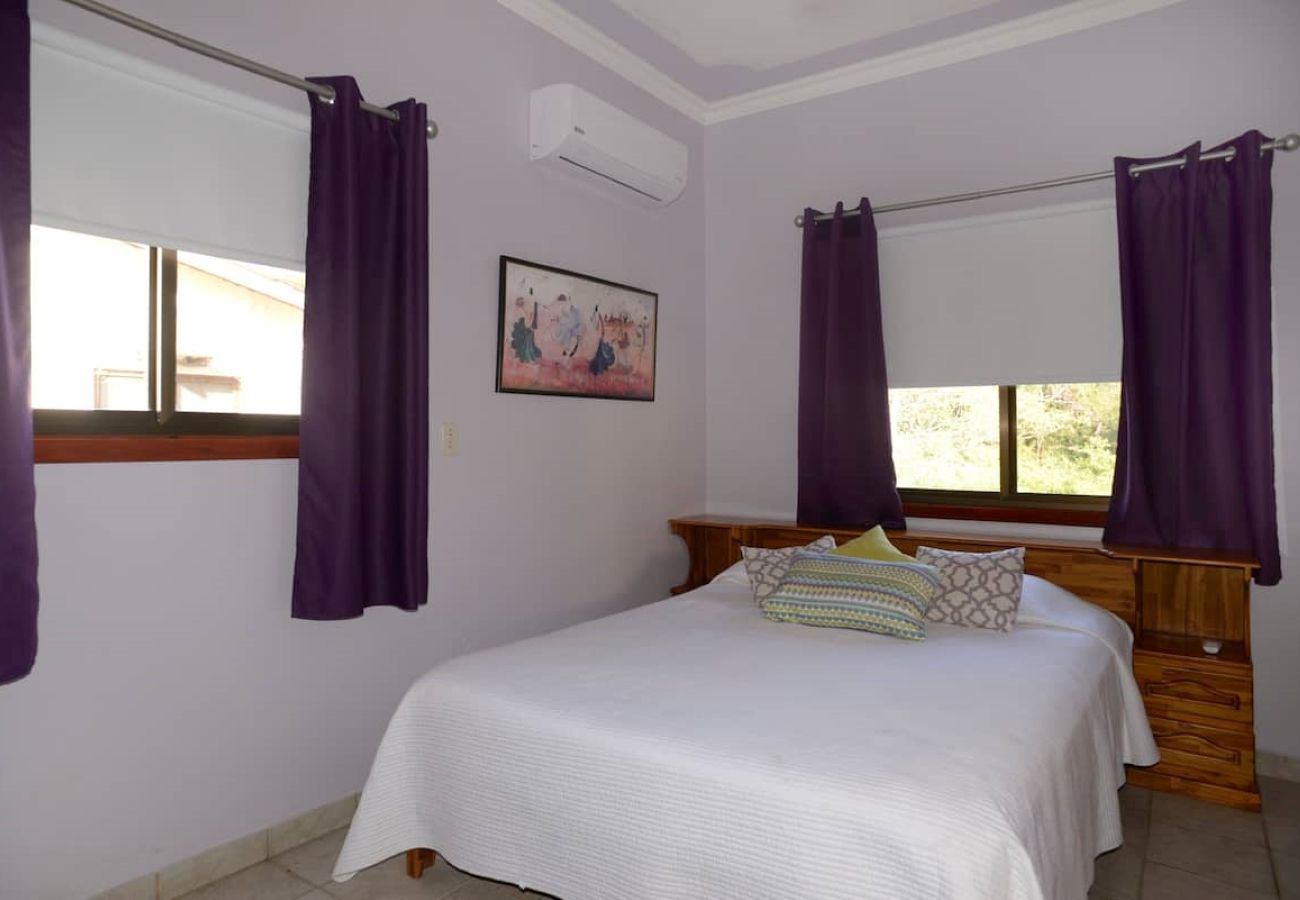 Residencial en Potrero - Pacific Beach 12 - Condominio con una vista maravillosa del 2do piso hacia la hermosa Playa Potrero