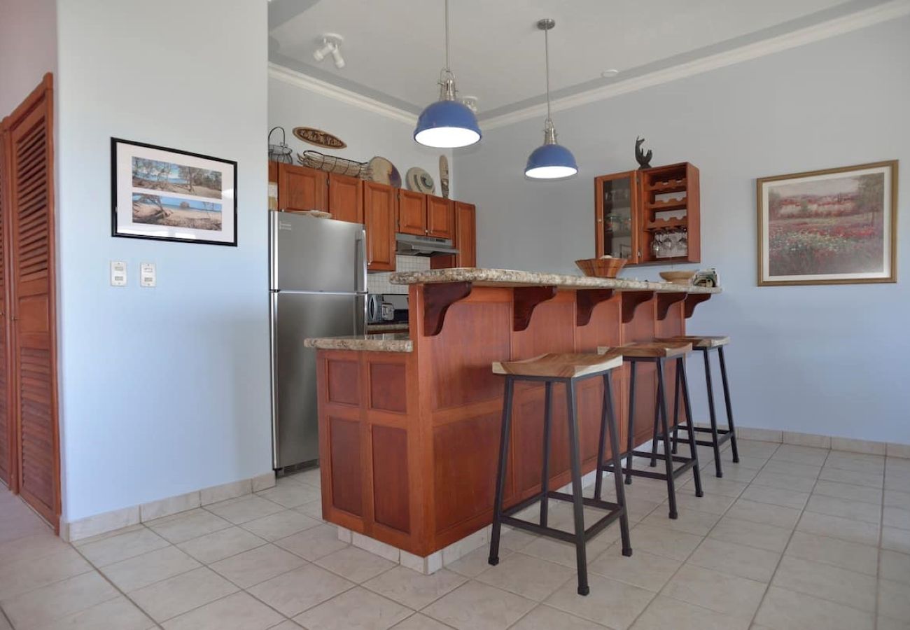 Residencial en Potrero - Pacific Beach 12 - Condominio con una vista maravillosa del 2do piso hacia la hermosa Playa Potrero