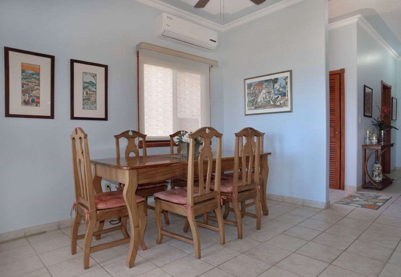 Residencial en Potrero - Pacific Beach 12 - Condominio con una vista maravillosa del 2do piso hacia la hermosa Playa Potrero