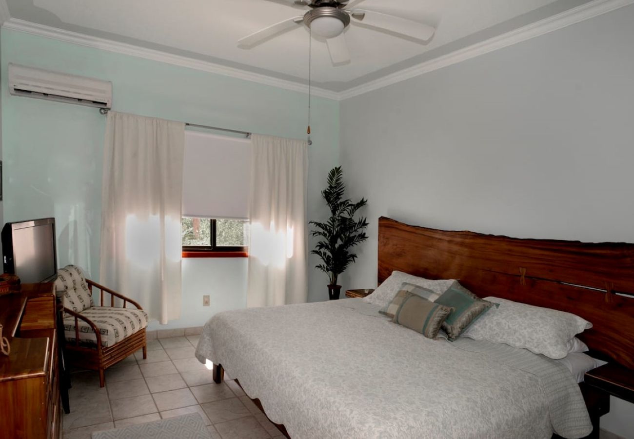 Residencial en Potrero - Pacific Beach 12 - Condominio con una vista maravillosa del 2do piso hacia la hermosa Playa Potrero