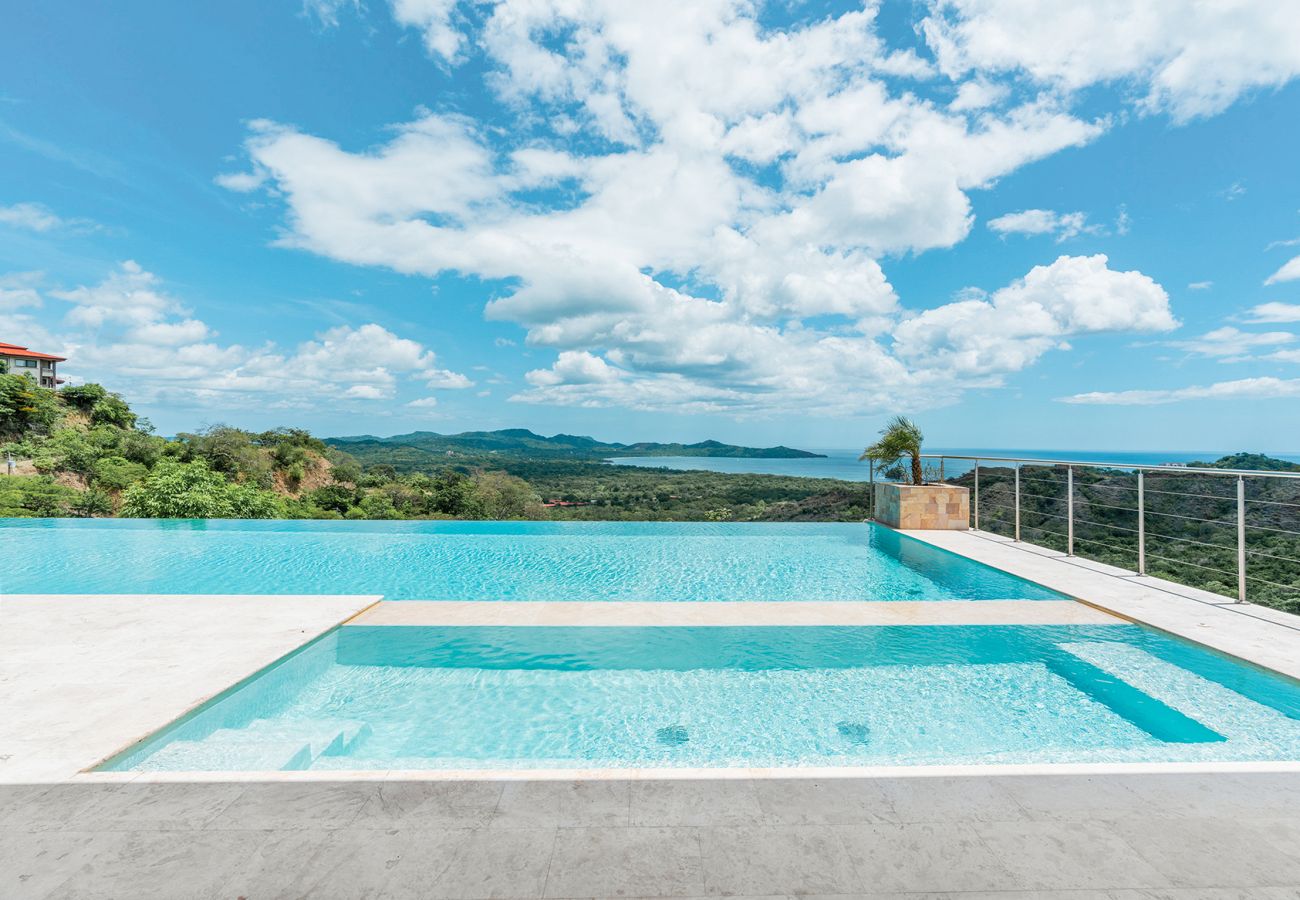 Villa en Playa Flamingo - Top Designer Home: Infinity Pool, 180º Ocean Views - CASA DEL MAR