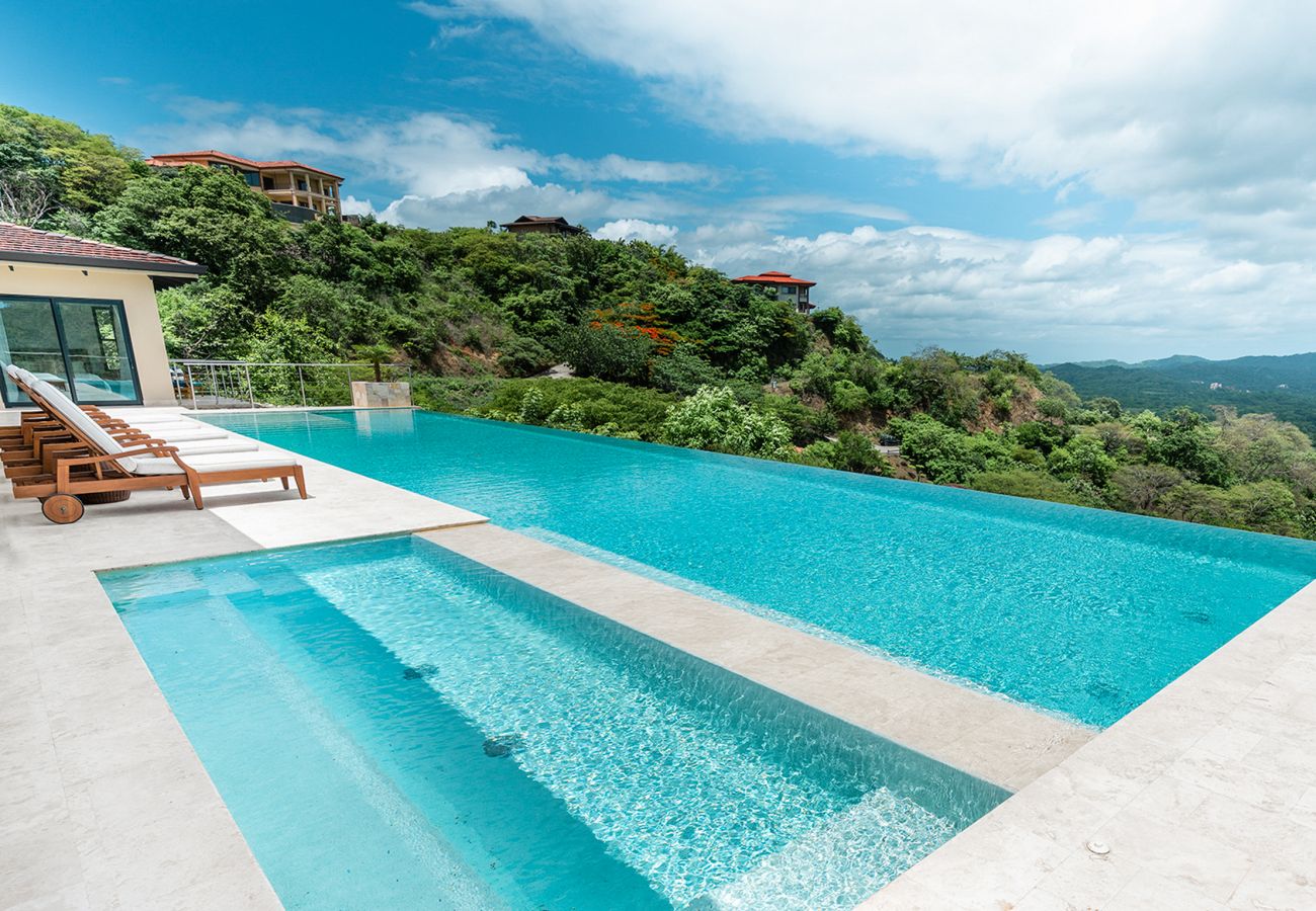 Villa en Playa Flamingo - Top Designer Home: Infinity Pool, 180º Ocean Views - CASA DEL MAR
