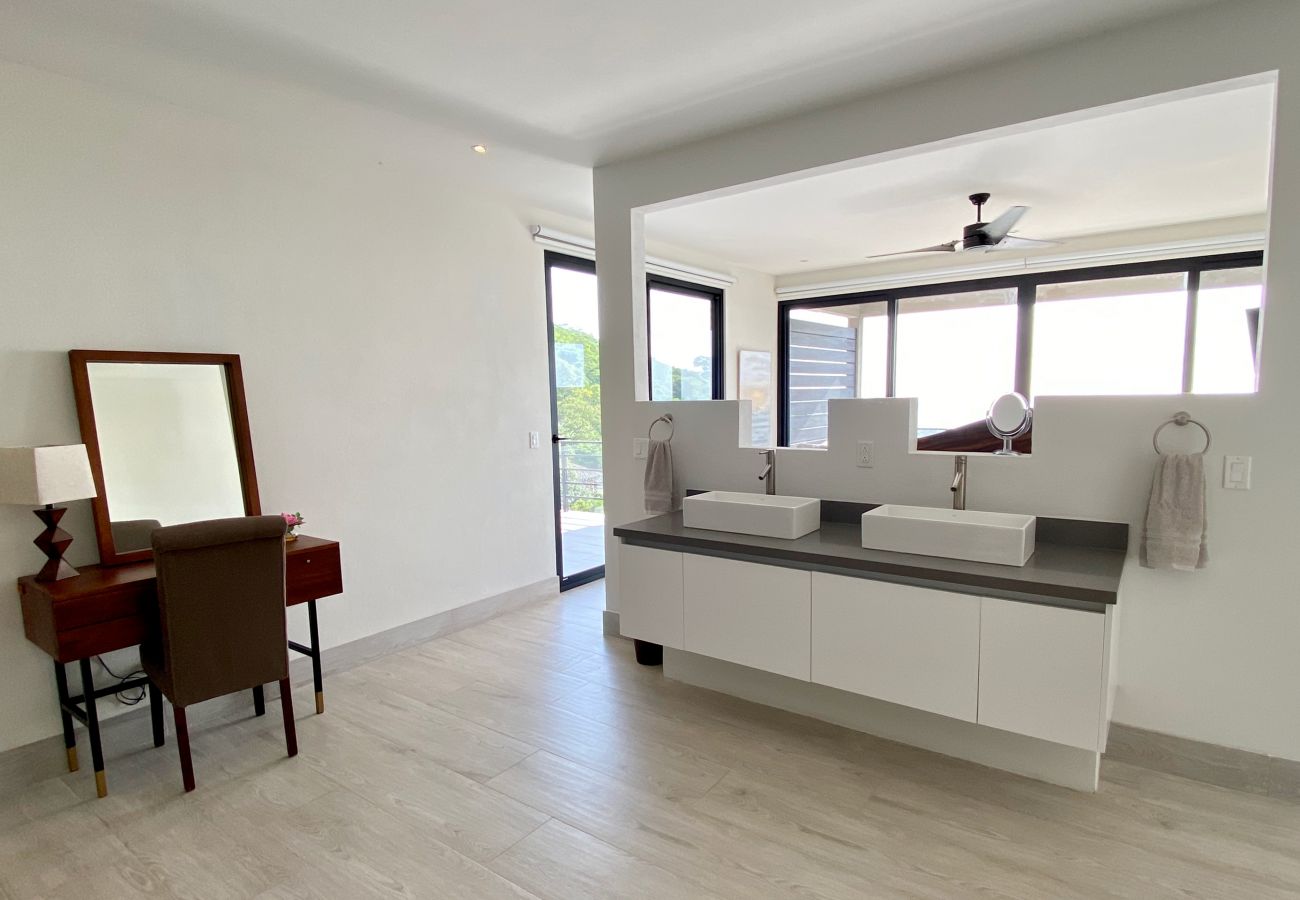 Villa en Playa Flamingo - Mar Vista Villa-sleeps 16-infinity pool-Ocean View - luxury Casa de Iluminacion