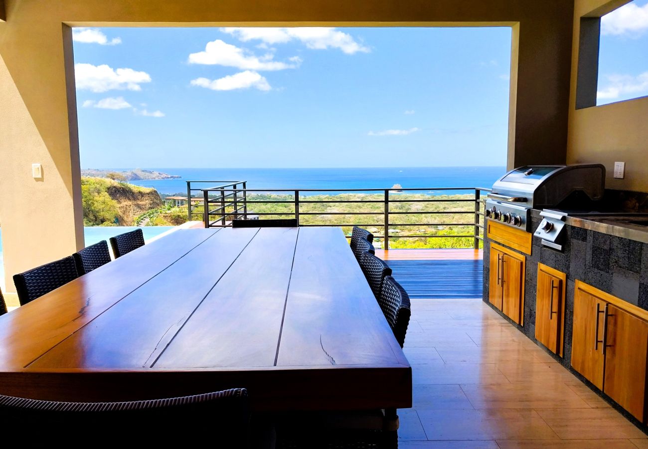 Villa en Playa Flamingo - Mar Vista Villa-sleeps 16-infinity pool-Ocean View - luxury Casa de Iluminacion