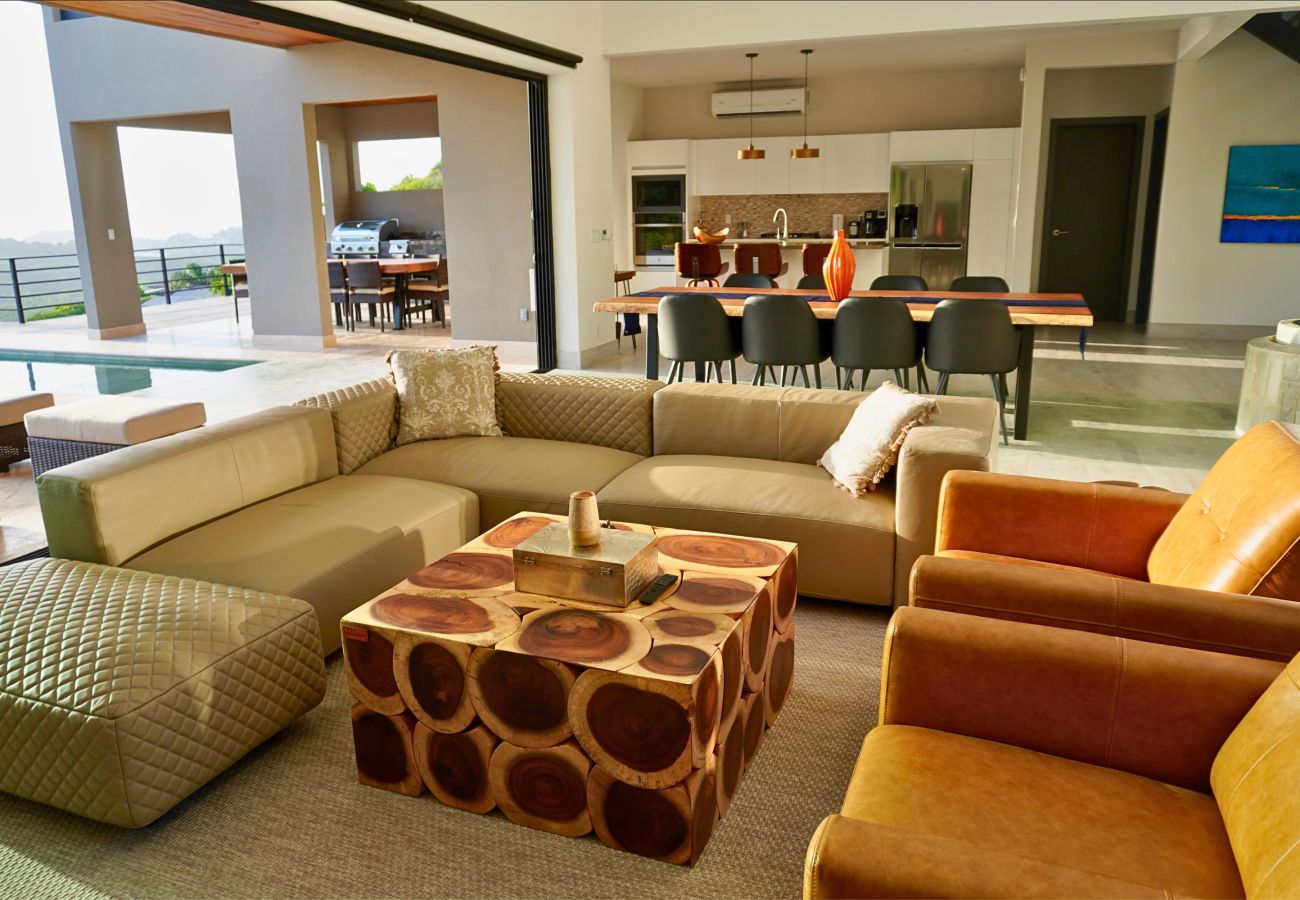Villa en Playa Flamingo - Mar Vista Villa-sleeps 16-infinity pool-Ocean View - luxury Casa de Iluminacion
