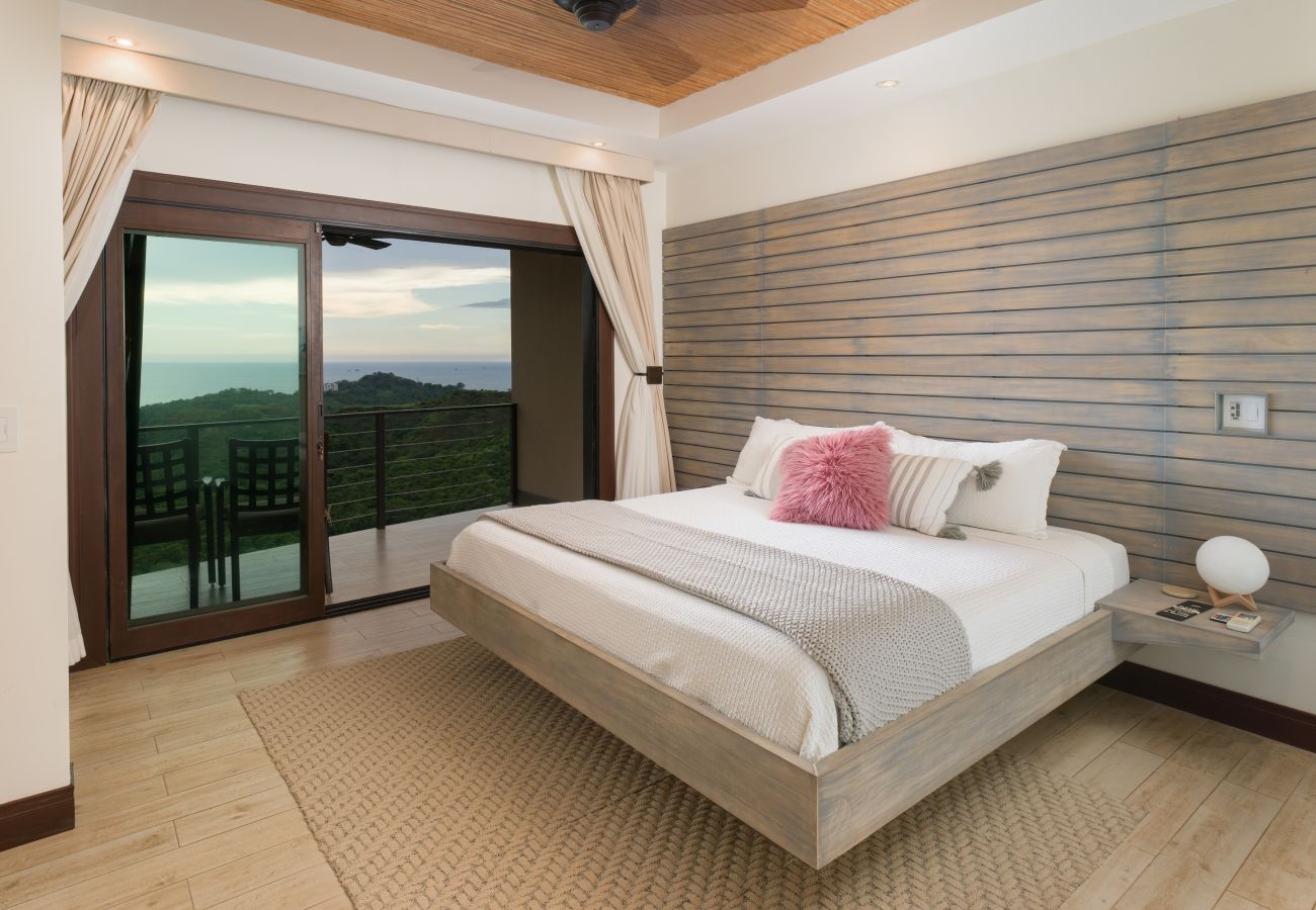 Villa en Playa Flamingo - Exclusive Villa: Gym, Infinity Pool & Housekeeping – Casa Symbiotica