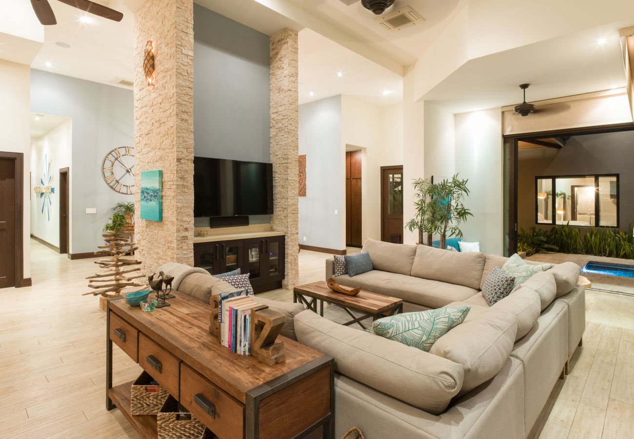 Villa en Playa Flamingo - Exclusive Villa: Gym, Infinity Pool & Housekeeping – Casa Symbiotica