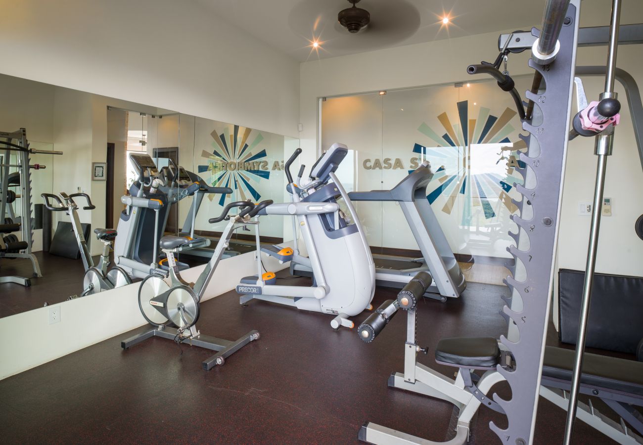 Villa en Playa Flamingo - Exclusive Villa: Gym, Infinity Pool & Housekeeping – Casa Symbiotica