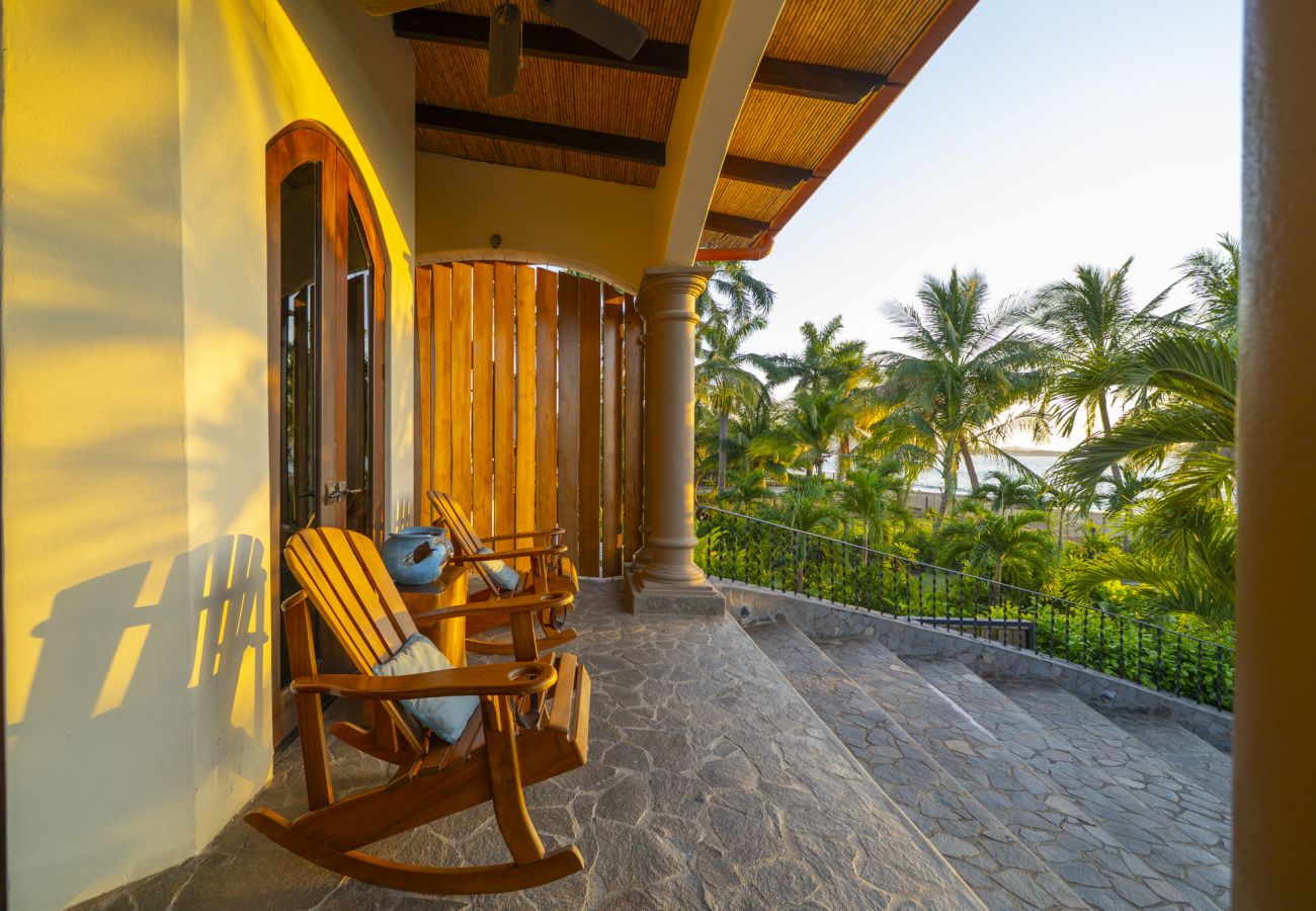 Villa en Potrero - Beachfront Estate | Private Chef, 9 BR, Sleeps 26 - Casa Taj