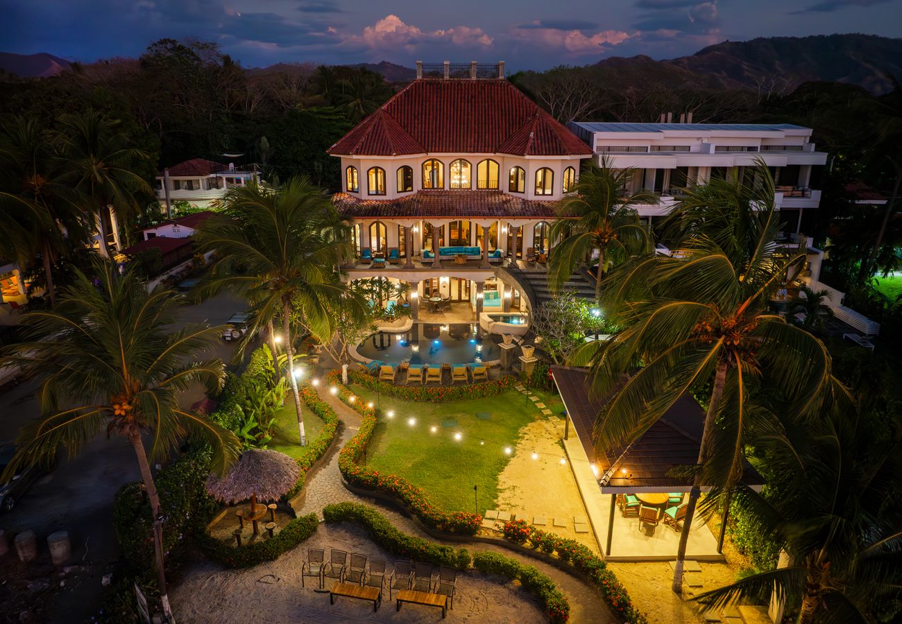 Villa en Potrero - Casa Taj*beachfront*chef service*housekeeping*6 BR