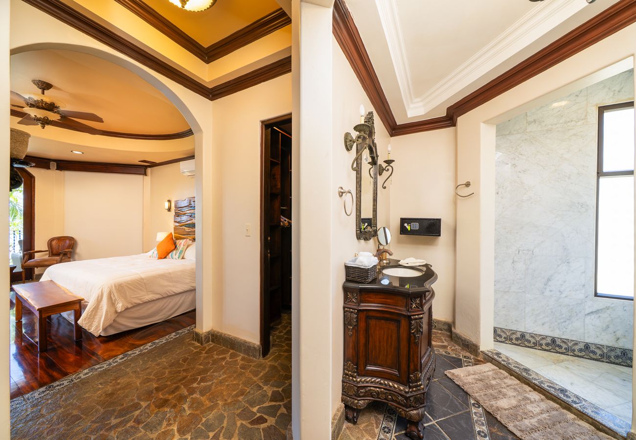 Villa en Potrero - Casa Taj*beachfront*chef service*housekeeping*6 BR