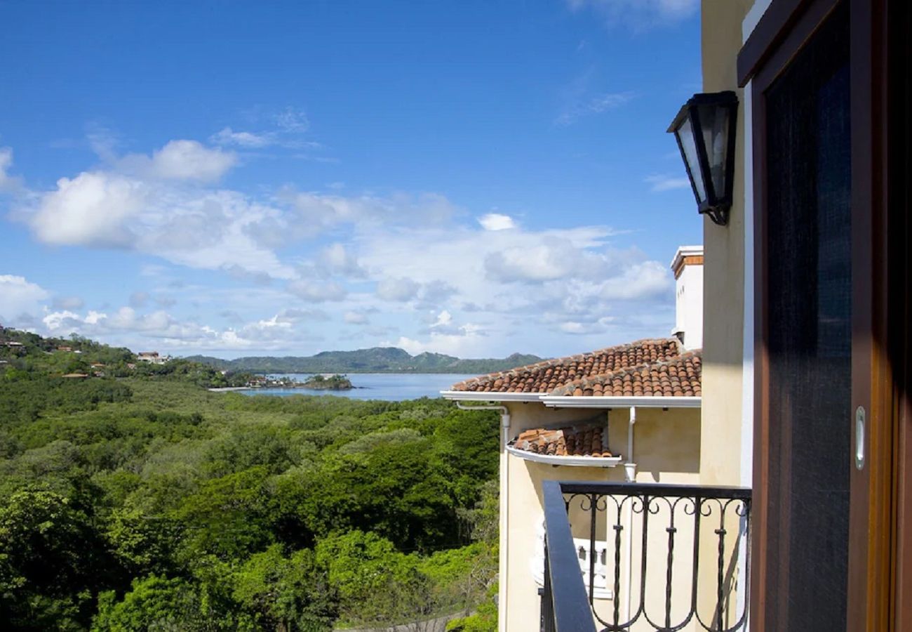 Residencial en Playa Flamingo - 150 m to Marina Flamingo•BBQ•Balcony•extra TV room - Flamingo Rose Vista