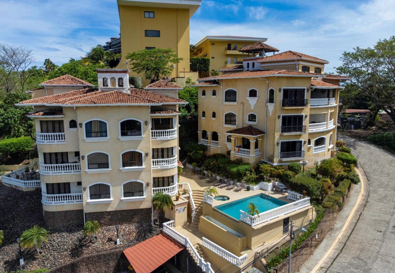 Residencial en Playa Flamingo - 150 m to Marina Flamingo•BBQ•Balcony•extra TV room - Flamingo Rose Vista