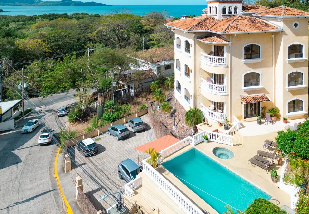 Residencial en Playa Flamingo - 150 m to Marina Flamingo•BBQ•Balcony•extra TV room - Flamingo Rose Vista