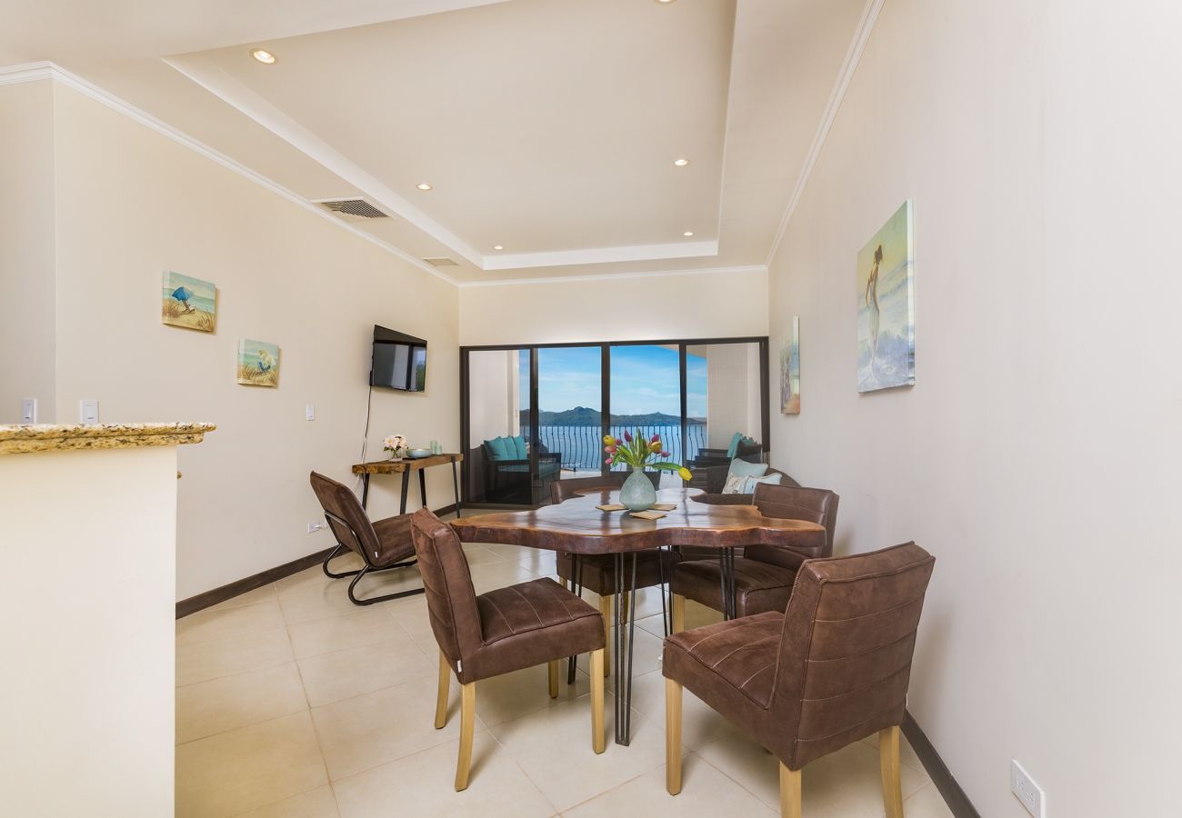 Residencial en Playa Flamingo - Oceanview•Balcony•2 Pools•Parking•Kitchen•Washer/D - Flamingo Towers 17