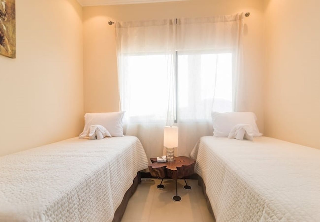Residencial en Playa Flamingo - Oceanview•Balcony•2 Pools•Parking•Kitchen•Washer/D - Flamingo Towers 17