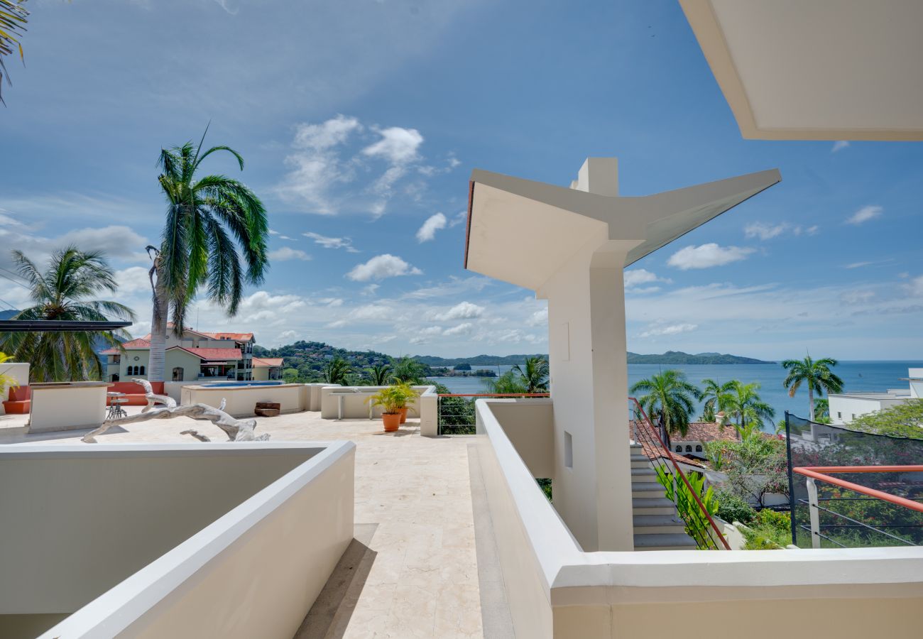 Villa en Playa Flamingo - Playa Flamingo: Oceanside Villa w/ rooftop jacuzzi, private located - Lot Four