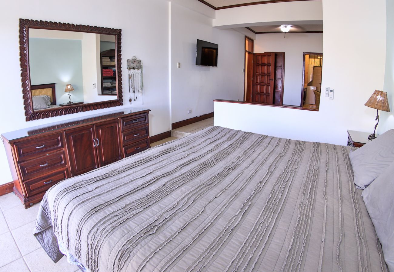 Residencial en Playa Flamingo - 5mins to Marina-Oceanview-Full Kitchen-Pool-AC-Gym – Presidential Suites 4