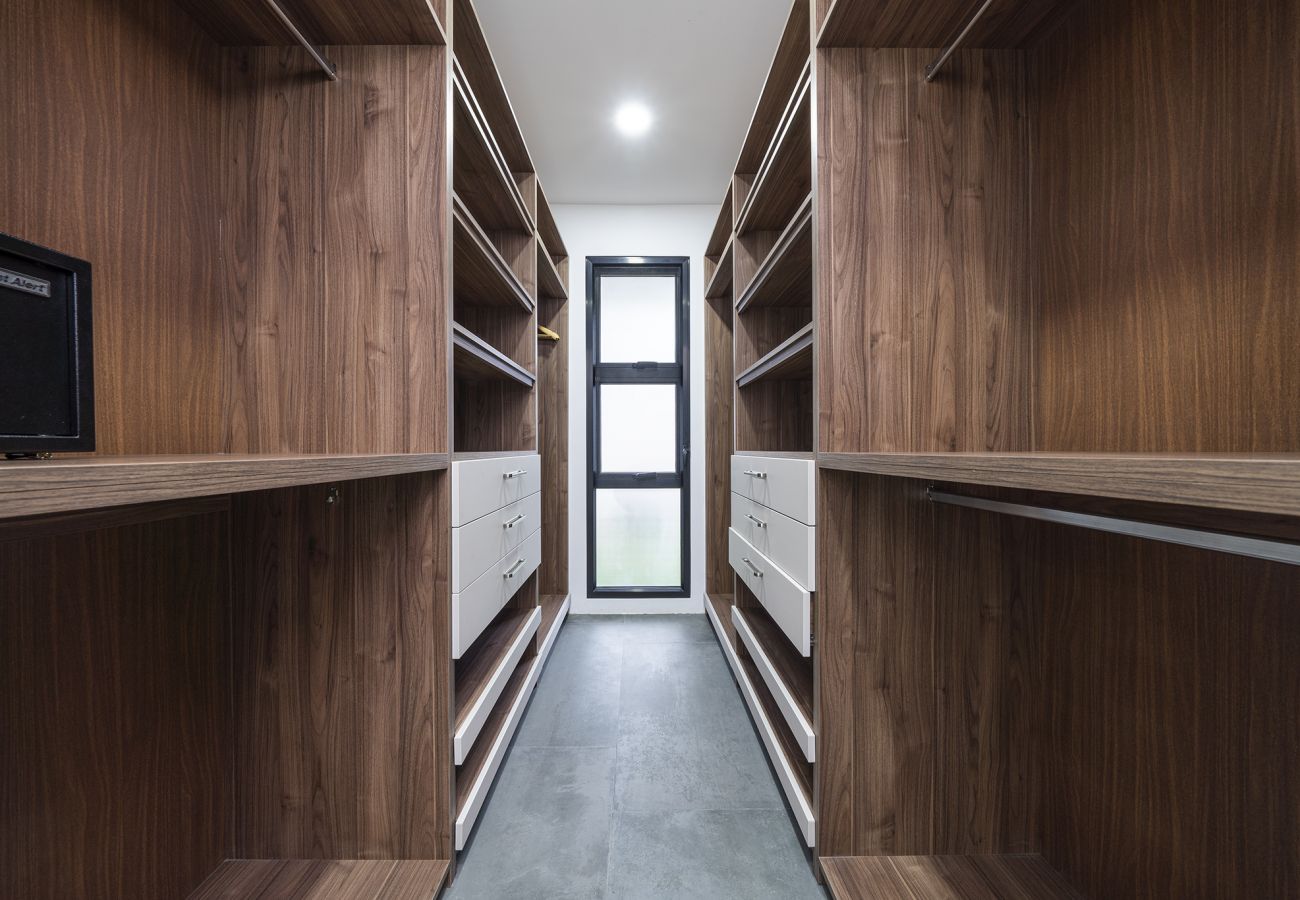 Casa en Potrero - 350m to beach - Guitar-shaped Pool – Kitchen - BBQ: Casa Guitarra