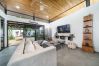 Casa en Potrero - 350m to beach - Guitar-shaped Pool – Kitchen - BBQ: Casa Guitarra